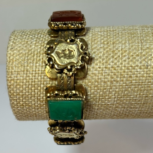 VINTAGE ROMAN GREEK GLADIATOR TROJAN CAMEO SOLDIER INTAGLIO BRASS PANEL BRACELET - Picture 1 of 9